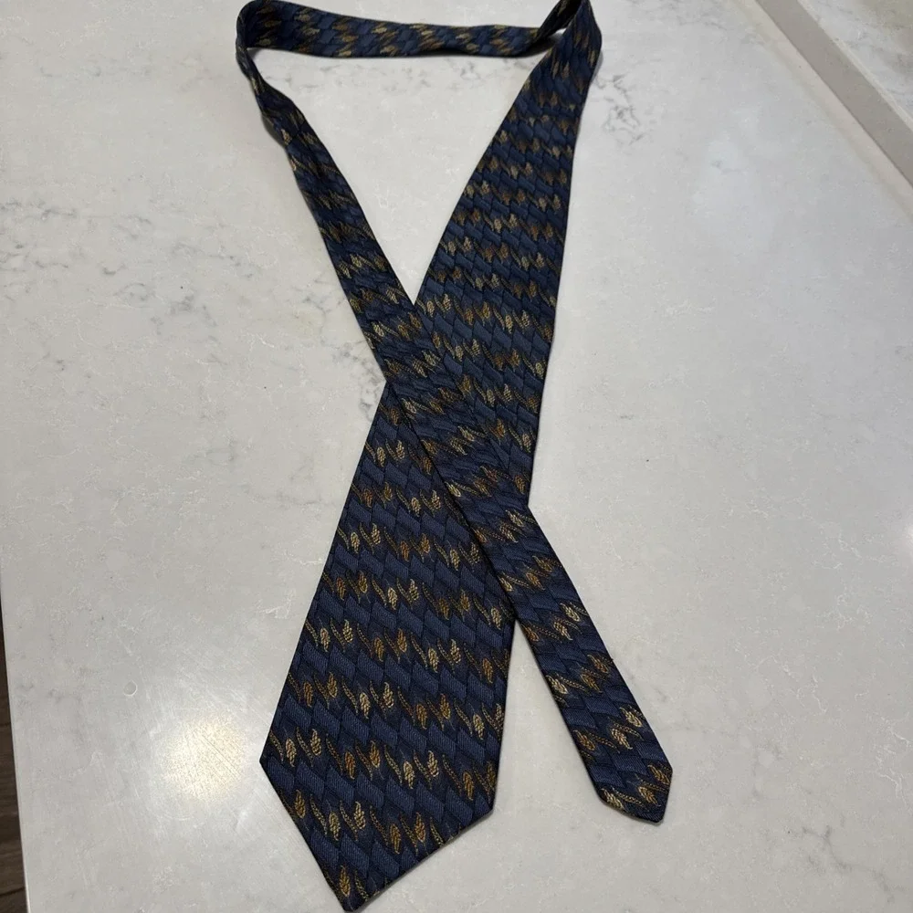 Robert Talbott Silk Hand‎ Sewn USA Carmel Valley Navy Gold Moniker 58